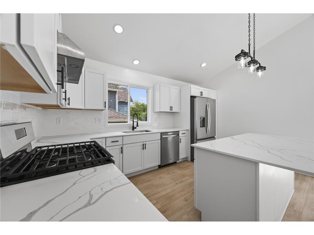 714 E Hawthorne Avenue E Saint Paul MN 55106 7082764 image8