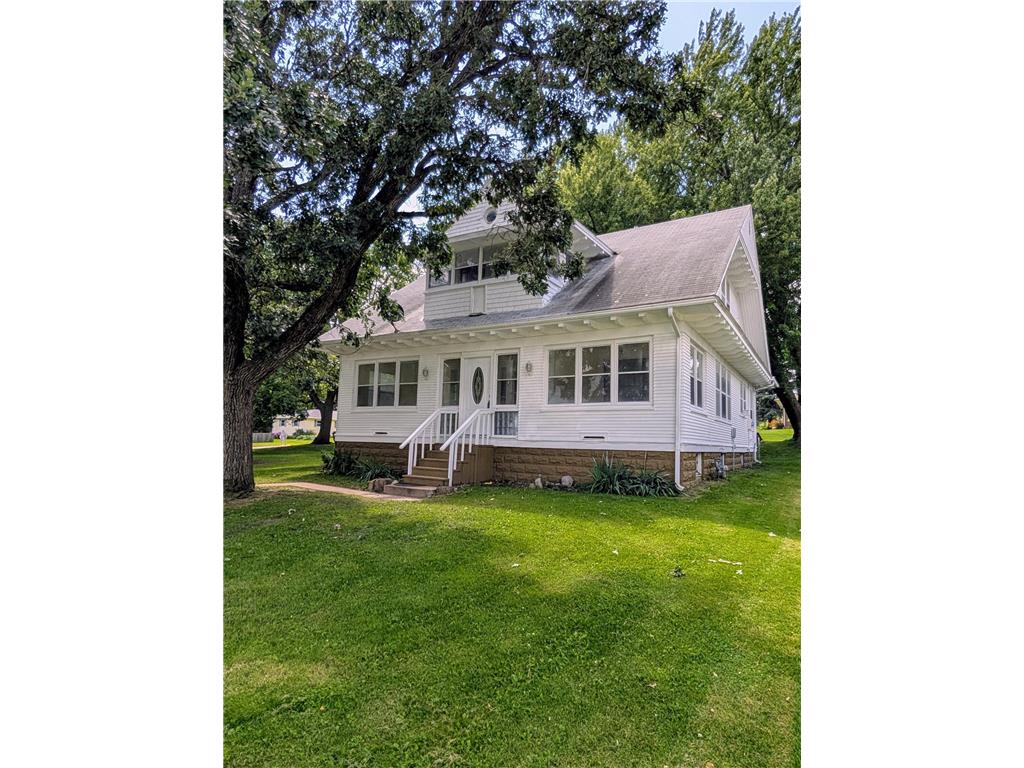 714 Main Street Emmons MN 56029 6768622 image1