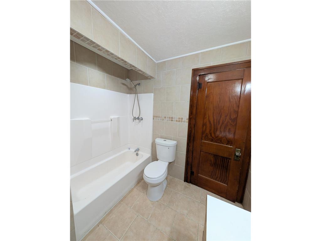 714 Main Street Emmons MN 56029 6768622 image17