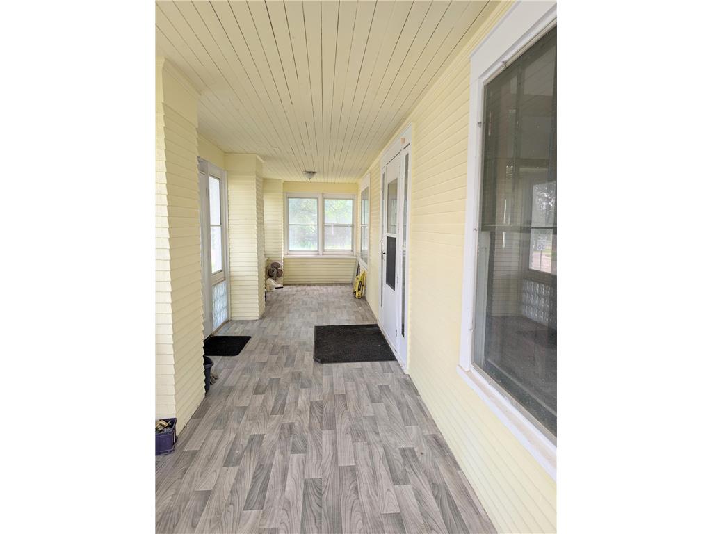 714 Main Street Emmons MN 56029 6768622 image3