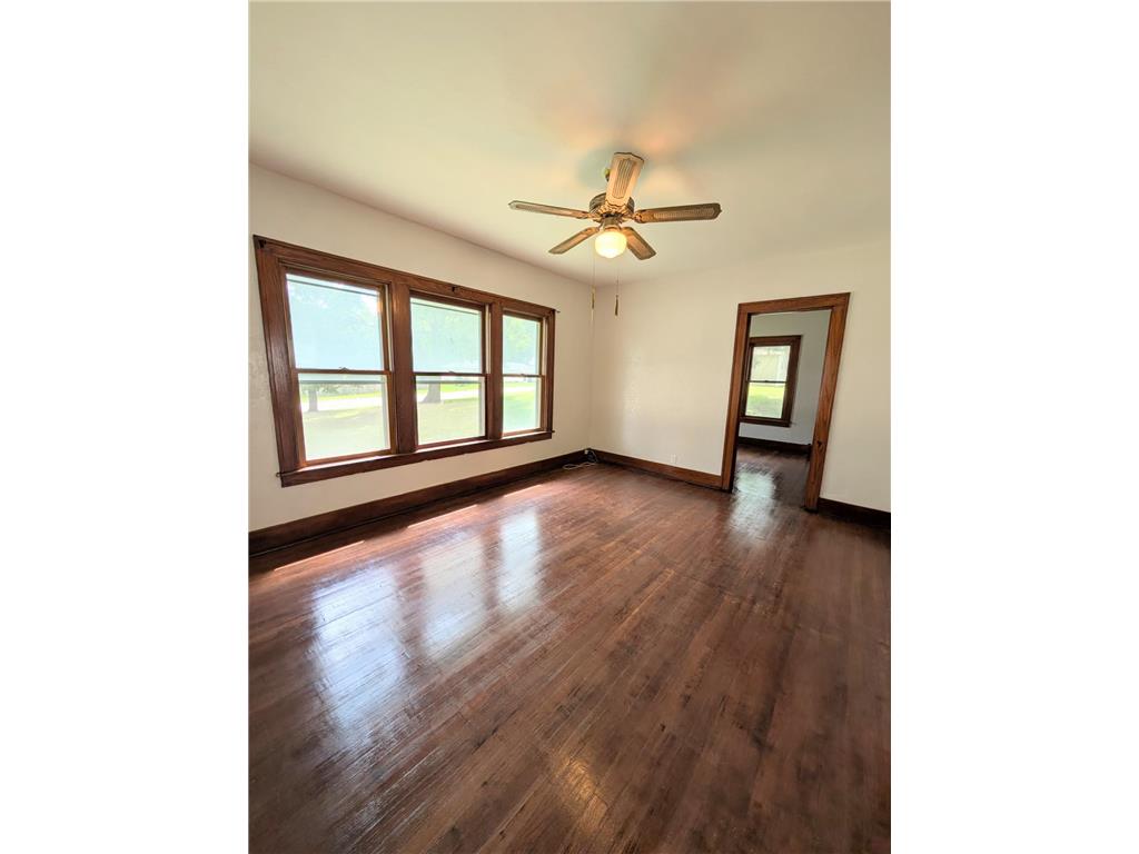 714 Main Street Emmons MN 56029 6768622 image4