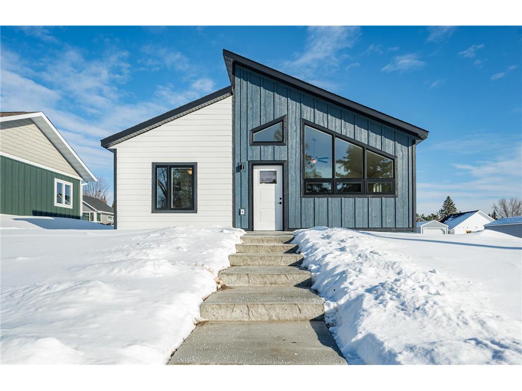 714 NW 8th Avenue Grand Rapids MN 55744 7012663 image1