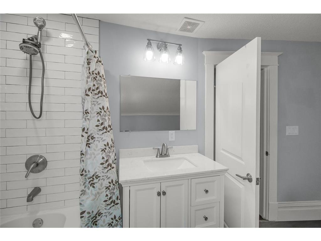 714 Western Avenue N Saint Paul MN 55103 7039807 image27