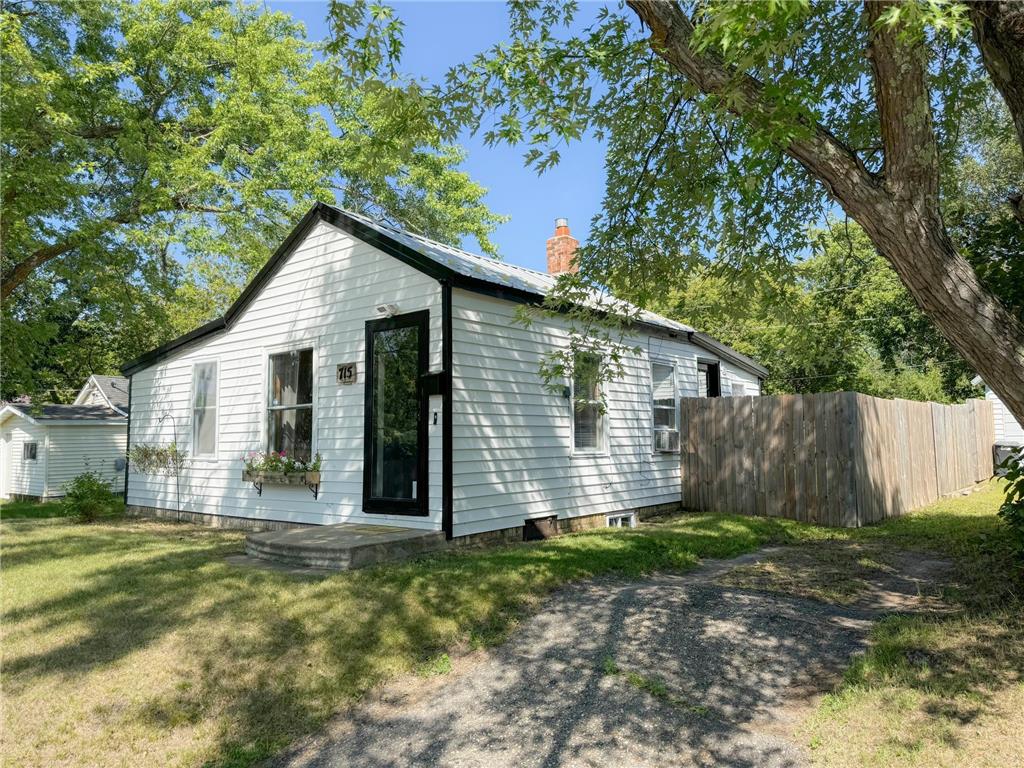 715 10th Street NW Bemidji MN 56601 6600242 image1