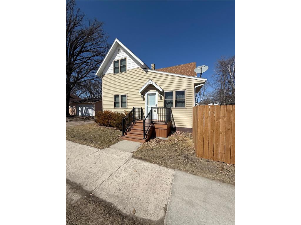 715 1st Street E Thief River Falls MN 56701 6698284 image1
