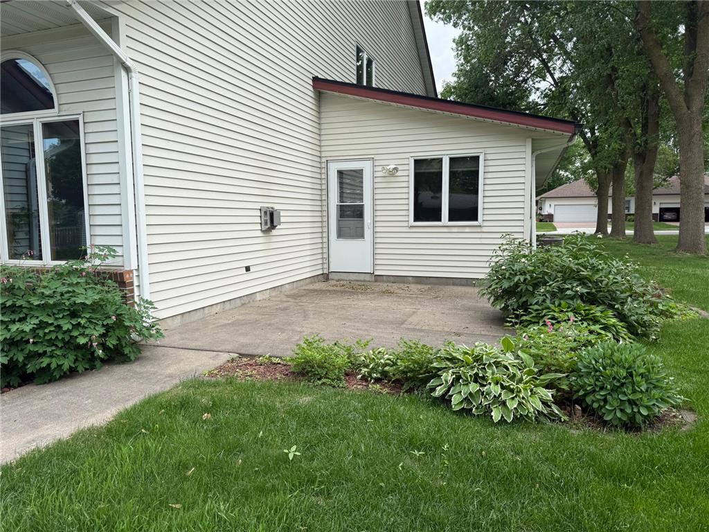 715 1st Street SE New Prague MN 56071 7039000 image2