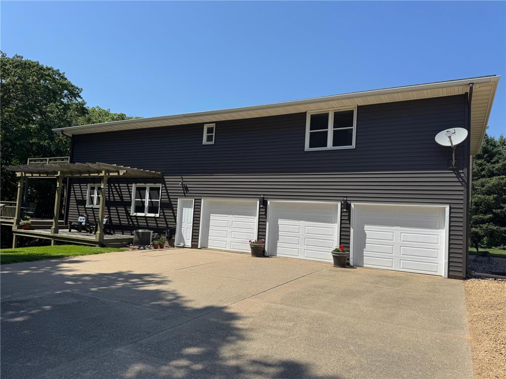 715 250th Avenue Fairmont MN 56031 - Sager 6744107 image1