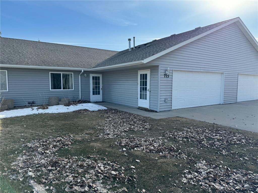 715 8th Avenue SW Roseau MN 56751 6507066 image1