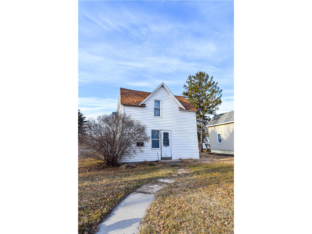 715 8th Street E Thief River Falls MN 56701 6726588 image2