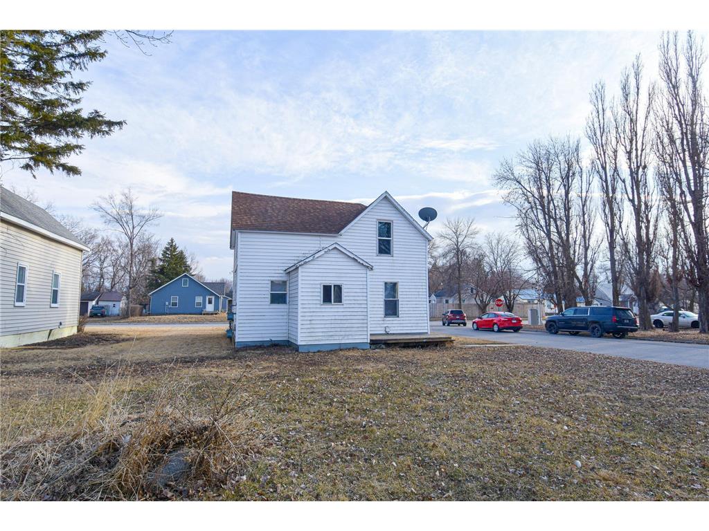 715 8th Street E Thief River Falls MN 56701 6726588 image5