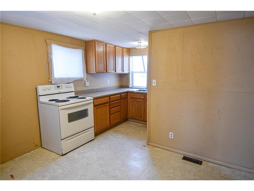 715 8th Street E Thief River Falls MN 56701 6726588 image6