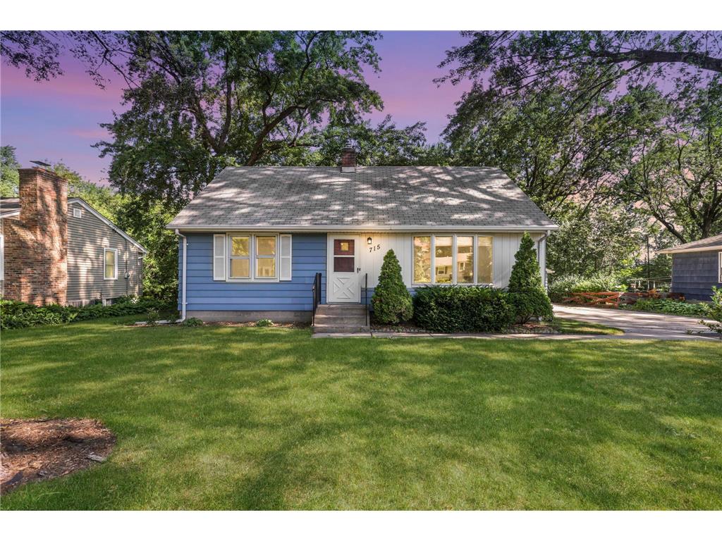 715 County Road B2 W, Roseville, MN, 55113 MLS 6229013 Edina Realty