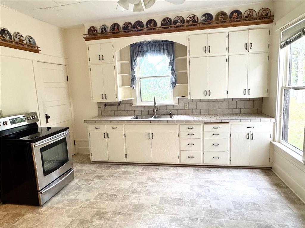 715 Lake Street NE Warroad MN 56763 6786990 image2