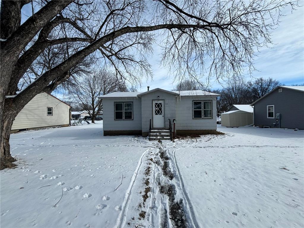 715 Oak Street NE Hutchinson MN 55350 6490768 image1