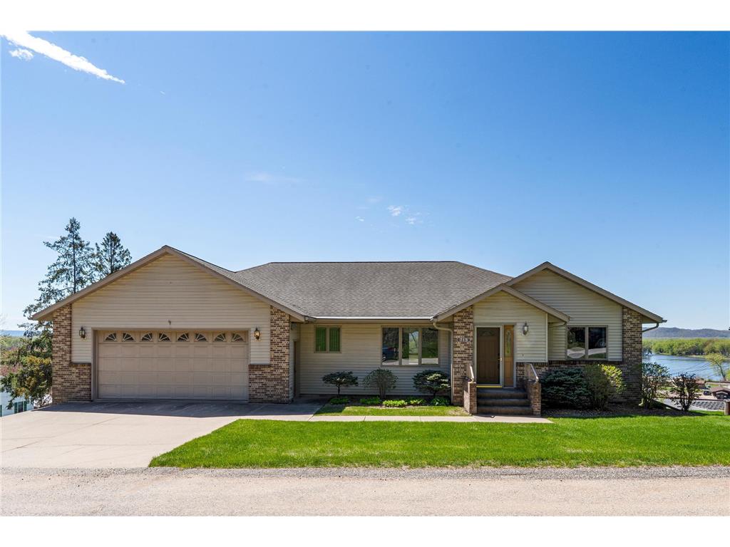 715 S Hill Street Fountain City WI 54629 6716180 image1