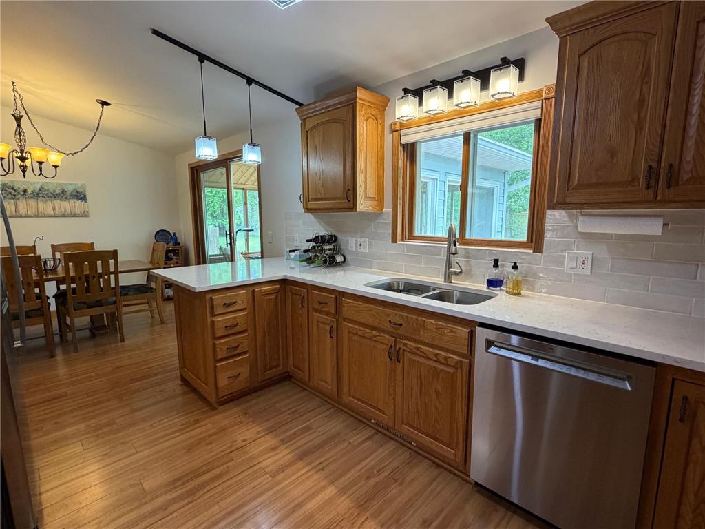 716 Main Avenue S Roseau MN 56751 7084452 image3