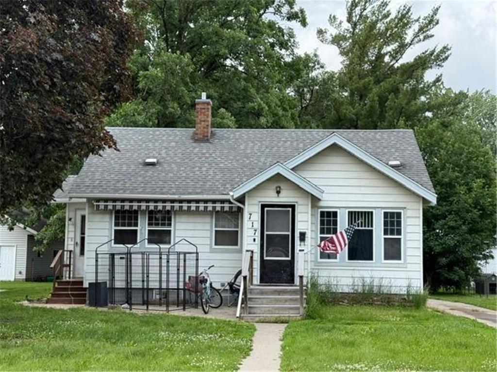 717 5th Avenue E Alexandria MN 56308 7091677 image1