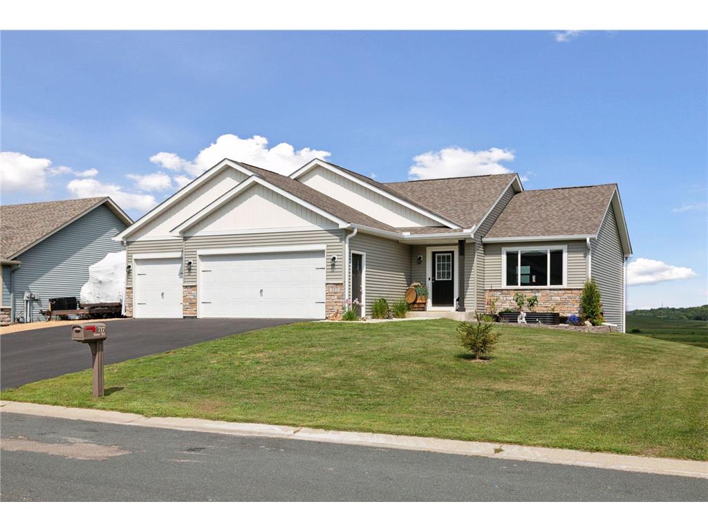 717 Deer Trail Montgomery MN 56069 6820142 image1
