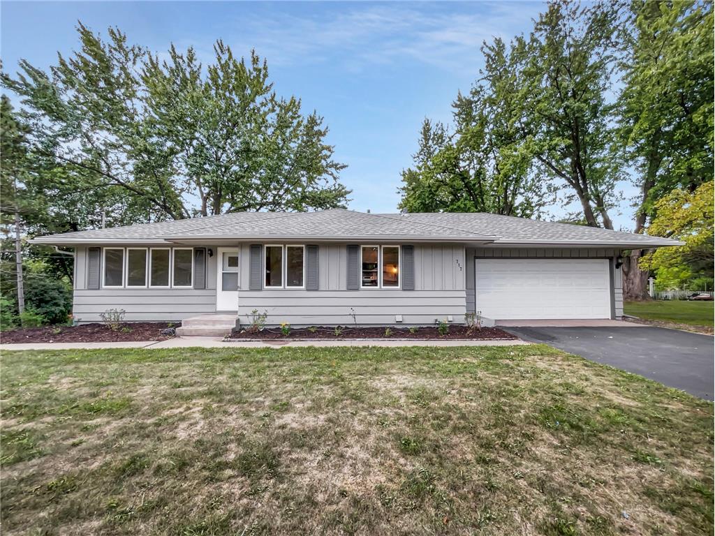 717 E 130th Street Burnsville MN 55337 6424775 image1