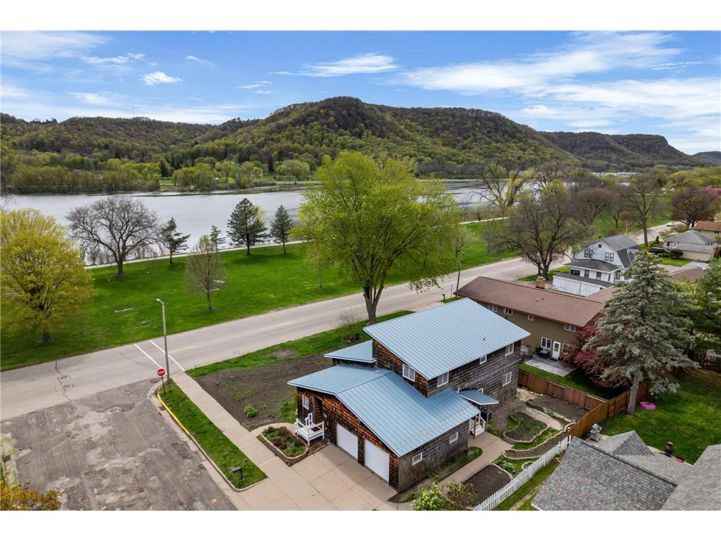 717 Harriet Street Winona MN 55987 - Winona 6471538 image1