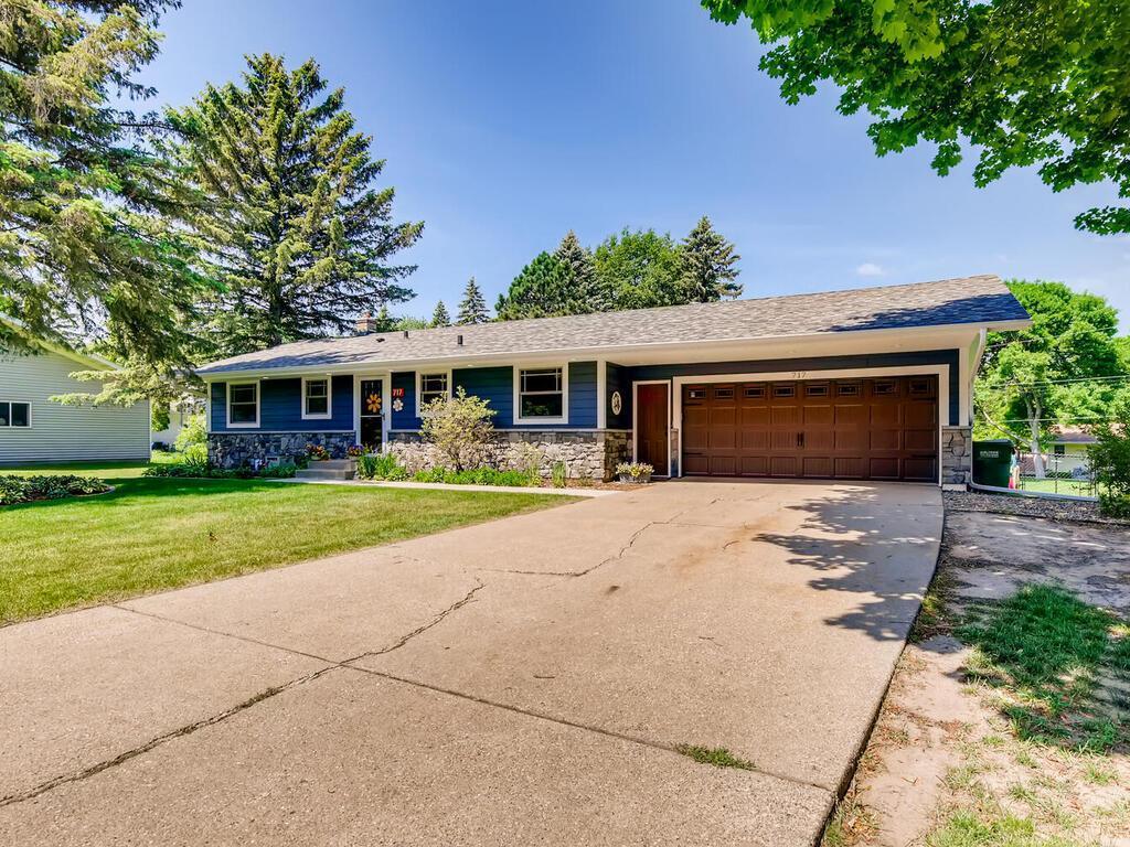 717 Iona Lane, Roseville, MN 55113 MLS 5751279 Edina Realty