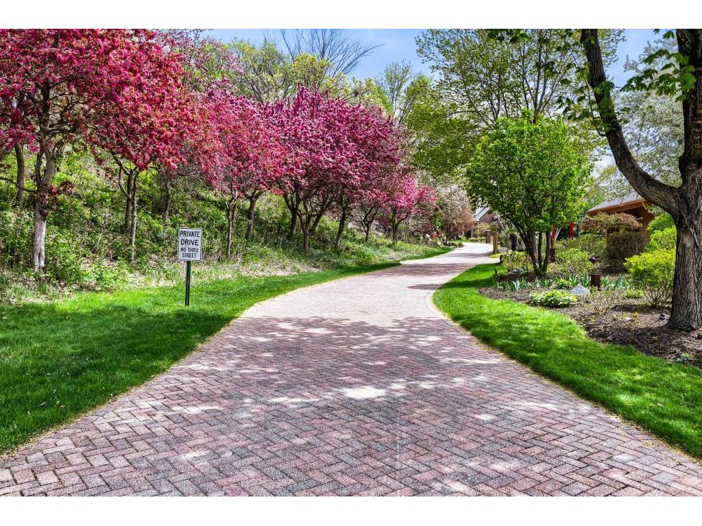 7170 Kenmare Drive Bloomington MN 55438 7070151 image2