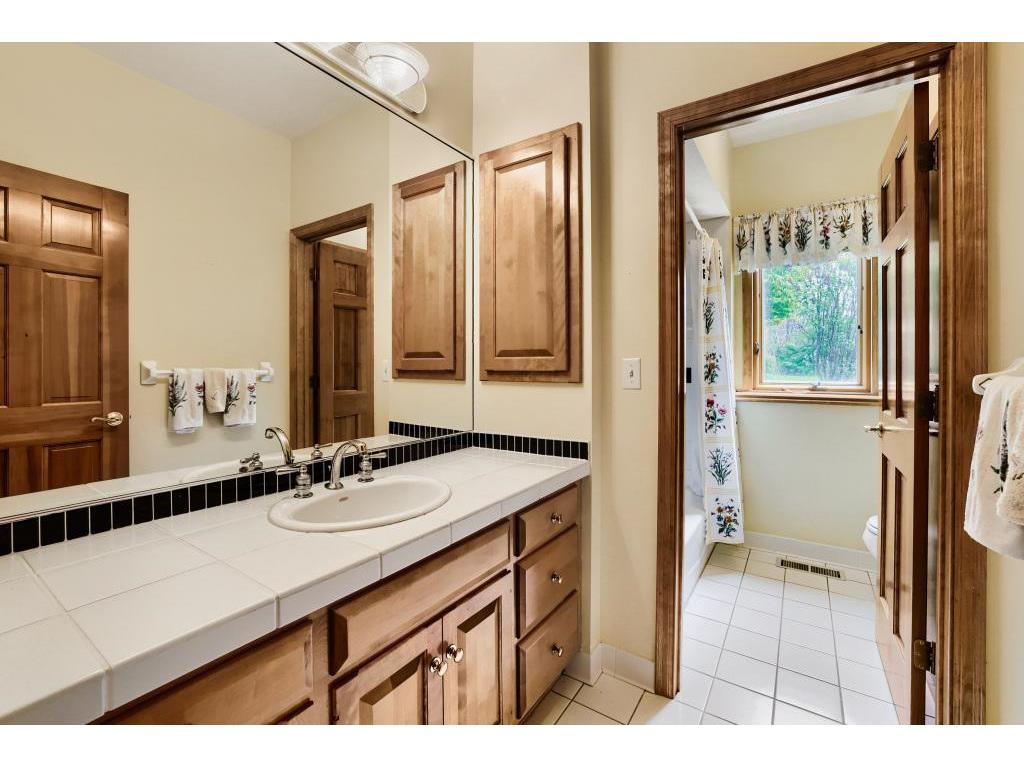 7170 Kenmare Drive Bloomington MN 55438 7070151 image49
