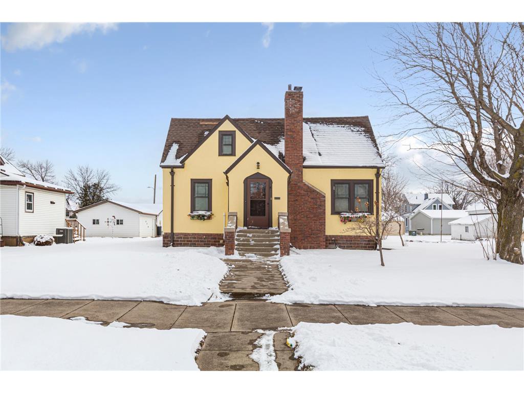 718 6th Street N Saint James MN 56081 7026640 image1