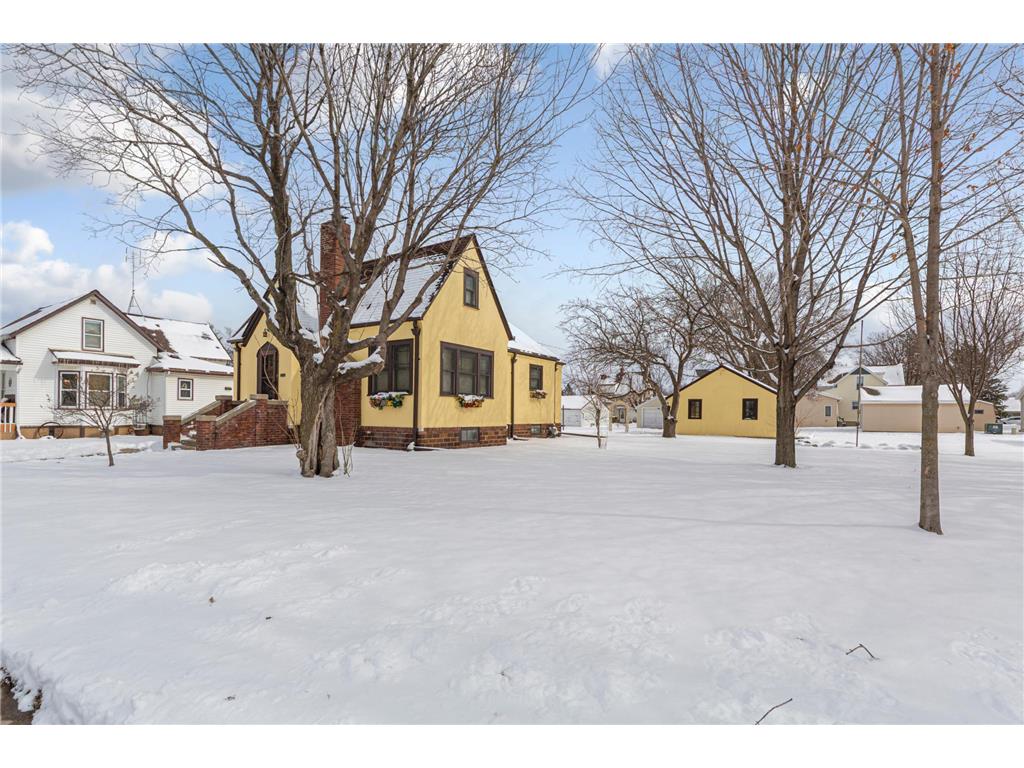 718 6th Street N Saint James MN 56081 7026640 image40