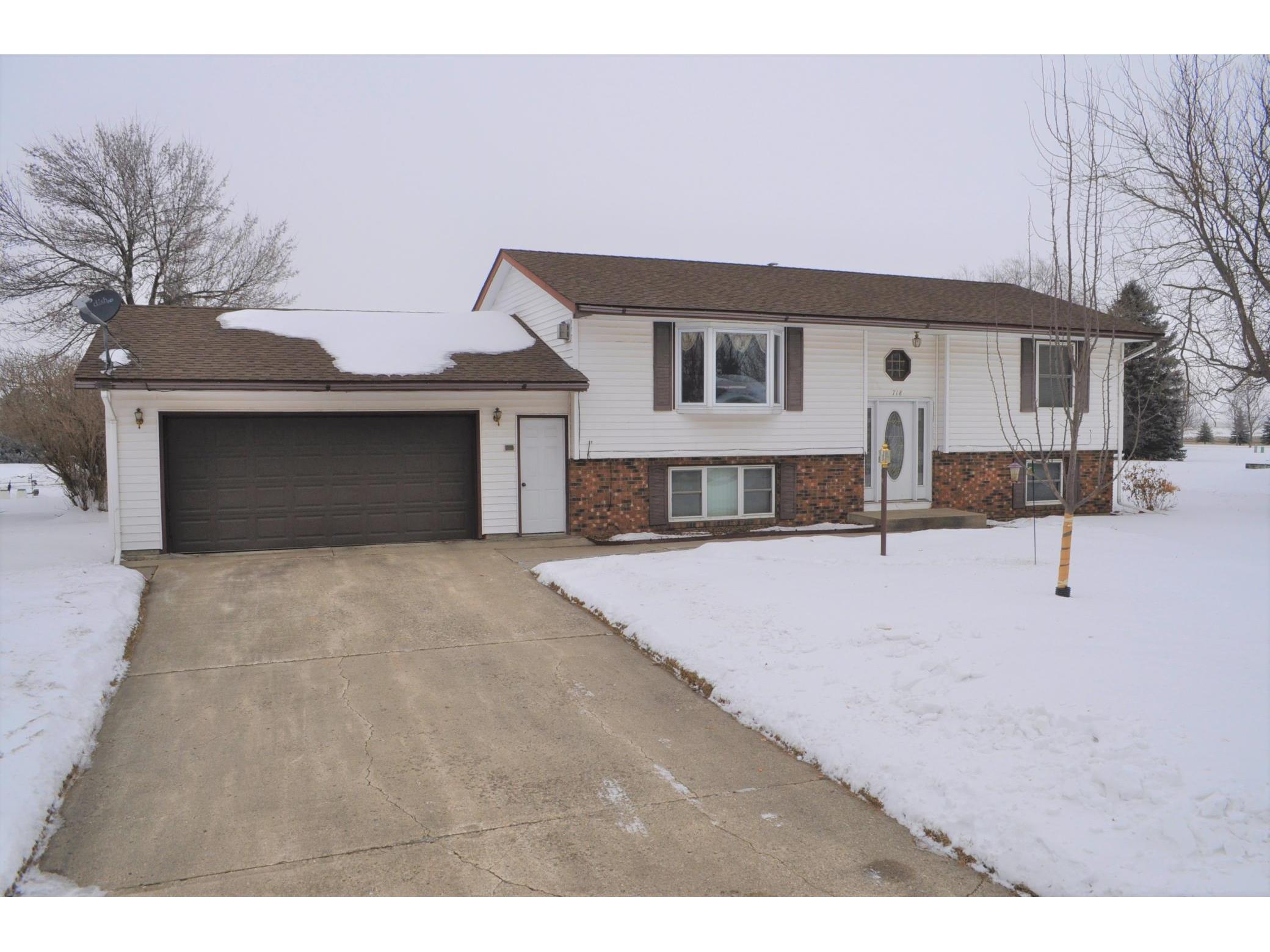 718 Dupont Avenue NE, Renville, MN 56284 MLS 5712341 Edina Realty