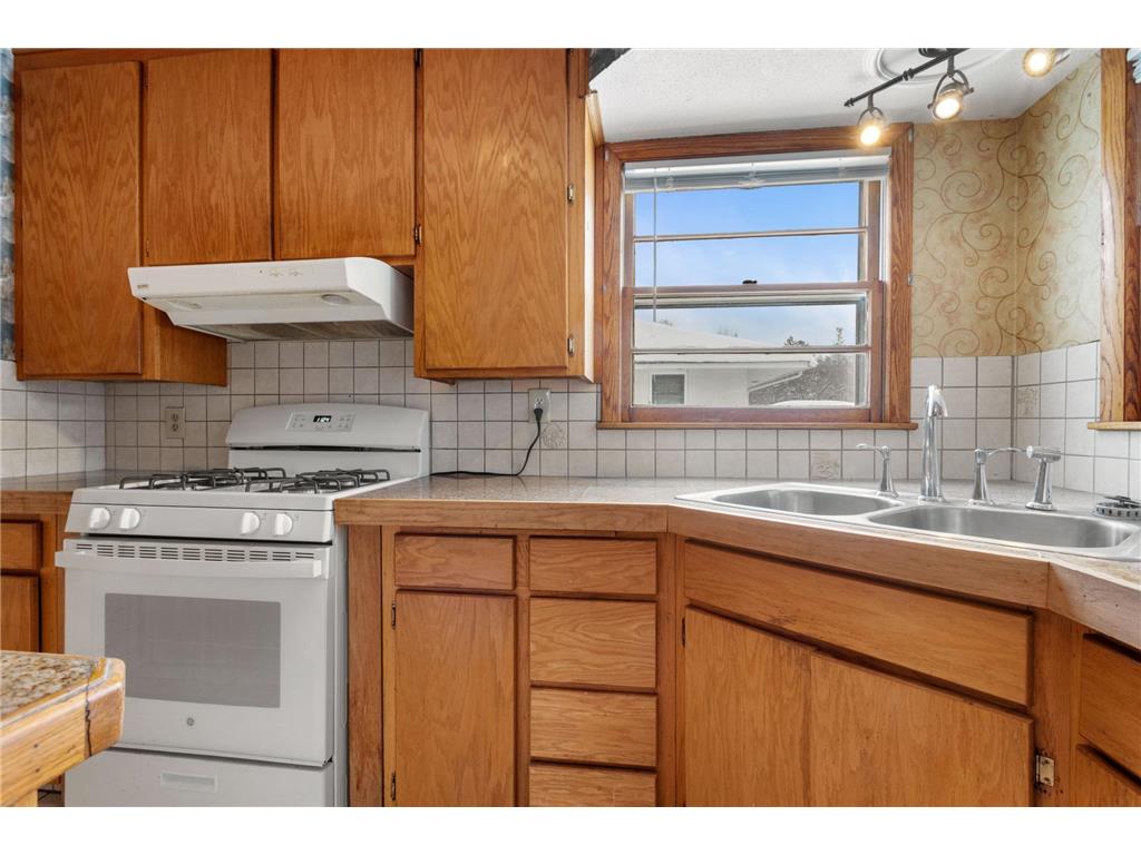 718 Jackson Street Anoka MN 55303 6824818 image5