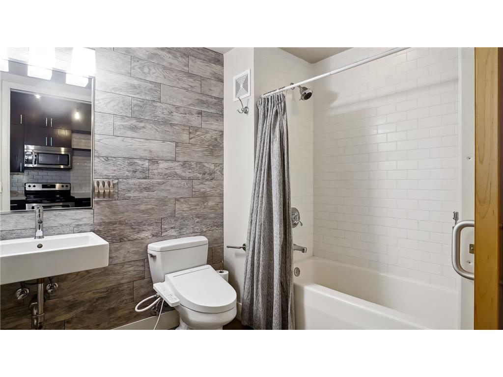 718 Washington Avenue N #514 Minneapolis MN 55401 7094959 image15
