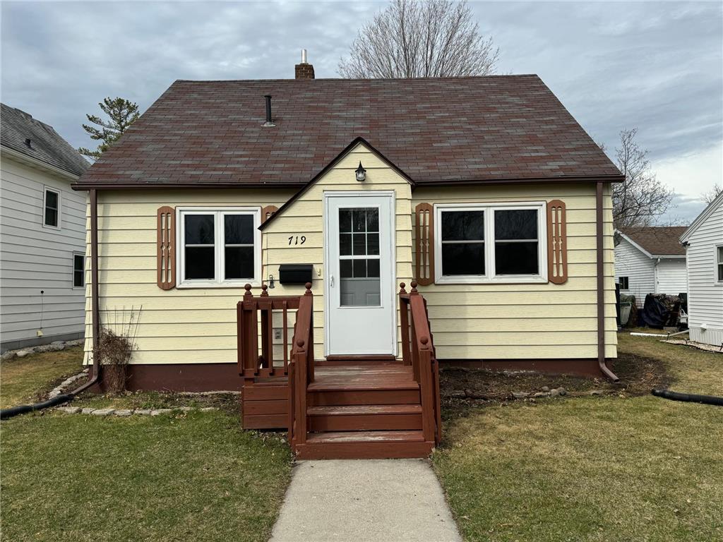 719 Arnold Avenue N Thief River Falls MN 56701 6519788 image1