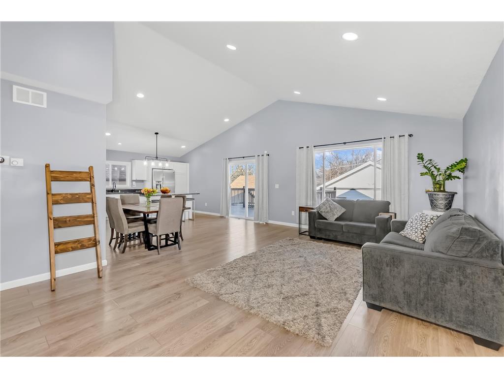 719 Case Avenue Saint Paul MN 55106 6637368 image1