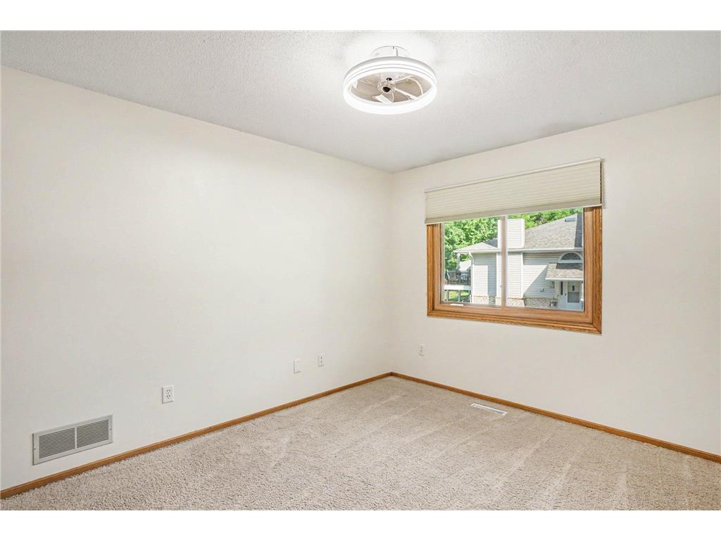 719 Evergreen Court Burnsville MN 55337 7115103 image12