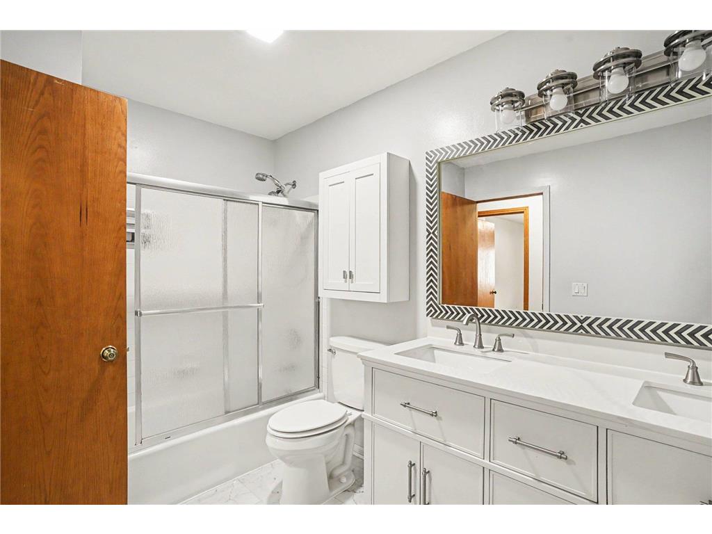 719 Evergreen Court Burnsville MN 55337 7115103 image13