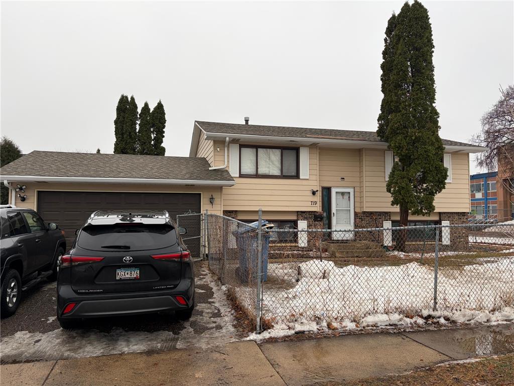 719 Givens Lane Minneapolis MN 55411 7003264 image1