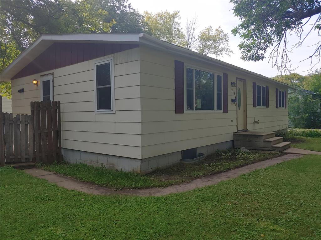 719 Kendall Avenue S Thief River Falls MN 56701 6774455 image1