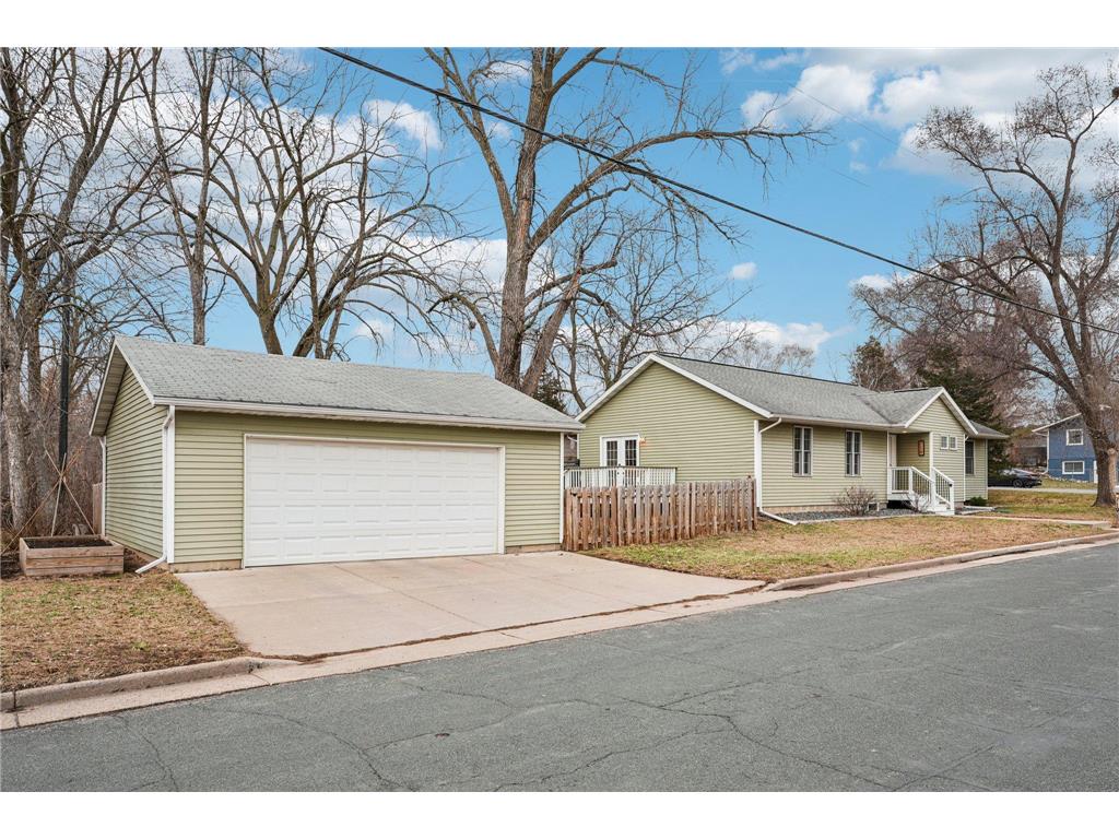 719 Monroe Street N North Hudson WI 54016 7045508 image1
