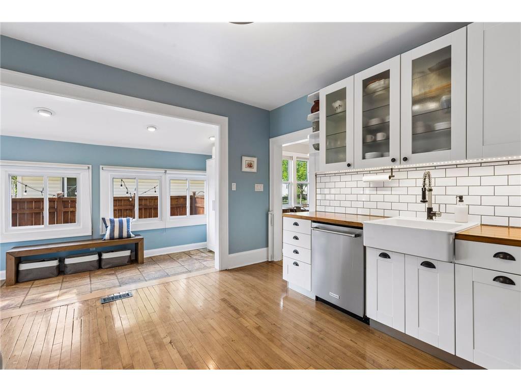 719 Quincy Street NE Minneapolis MN 55413 7076806 image16