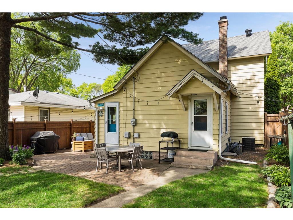 719 Quincy Street NE Minneapolis MN 55413 7076806 image35