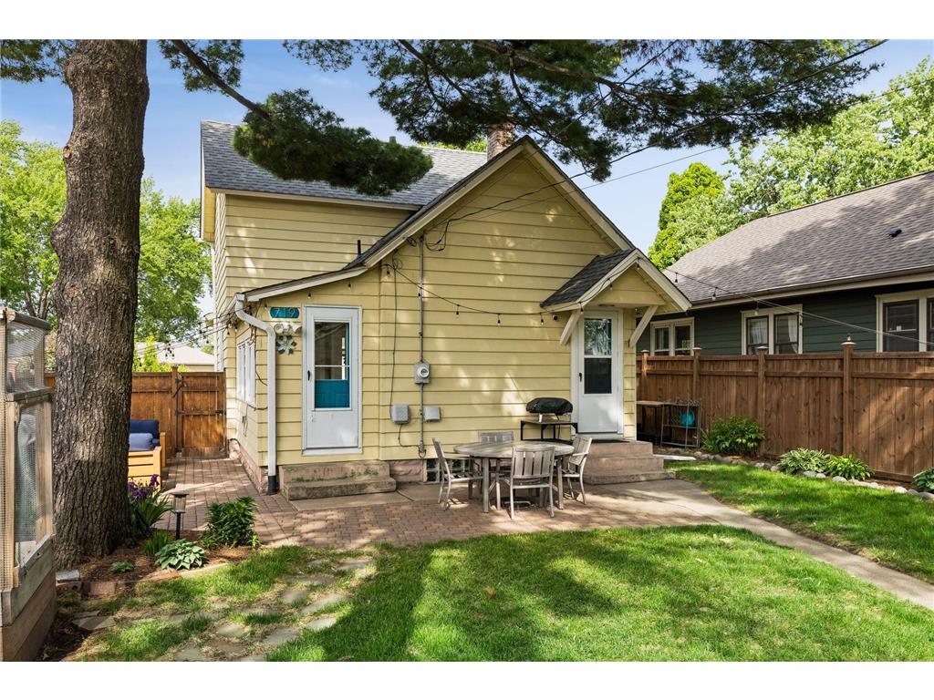 719 Quincy Street NE Minneapolis MN 55413 7076806 image36
