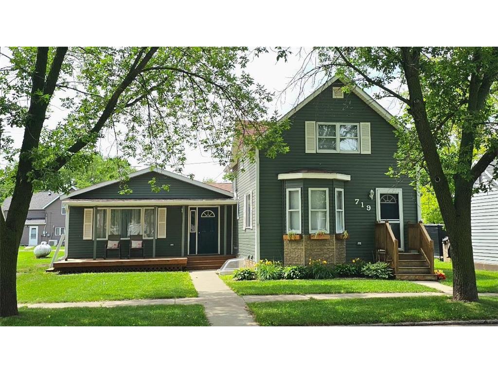719 W 4th Street Graceville MN 56240 6740322 image1