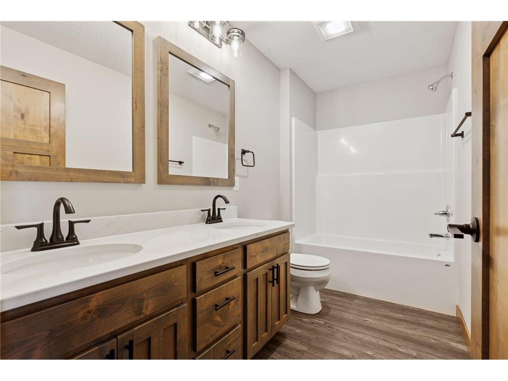 720 165th Street Hammond WI 54015 6797352 image15