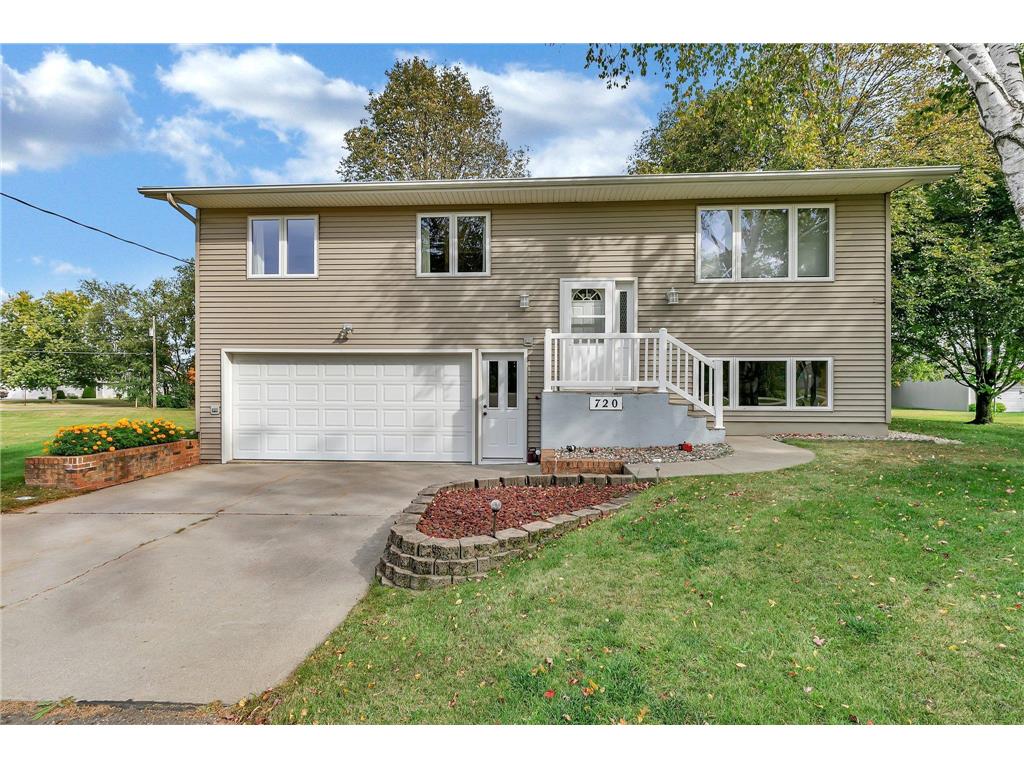 720 4th Street W Holdingford MN 56340 6611755 image1