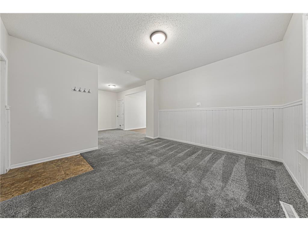 720 8th Avenue NW Faribault MN 55021 7094340 image22