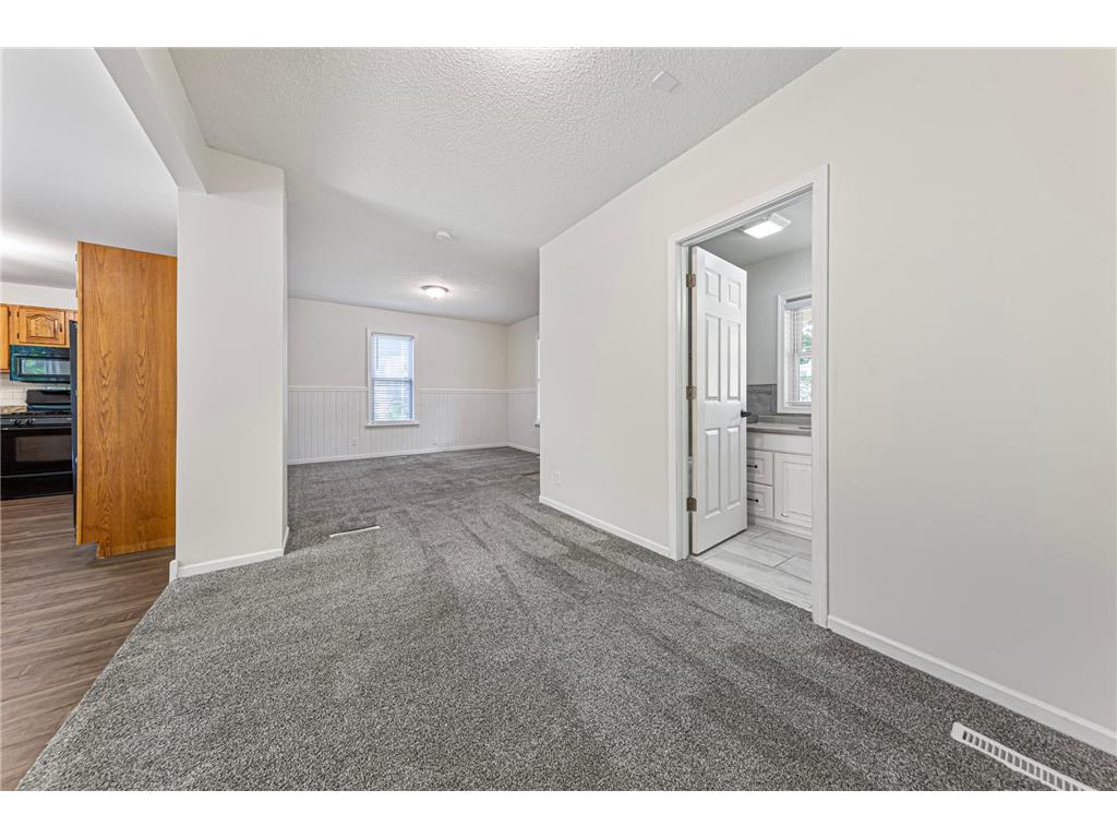 720 8th Avenue NW Faribault MN 55021 7094340 image25
