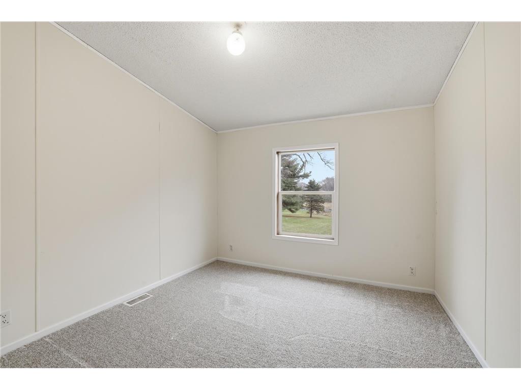 720 Central Avenue S New Prague MN 56071 6820630 image14