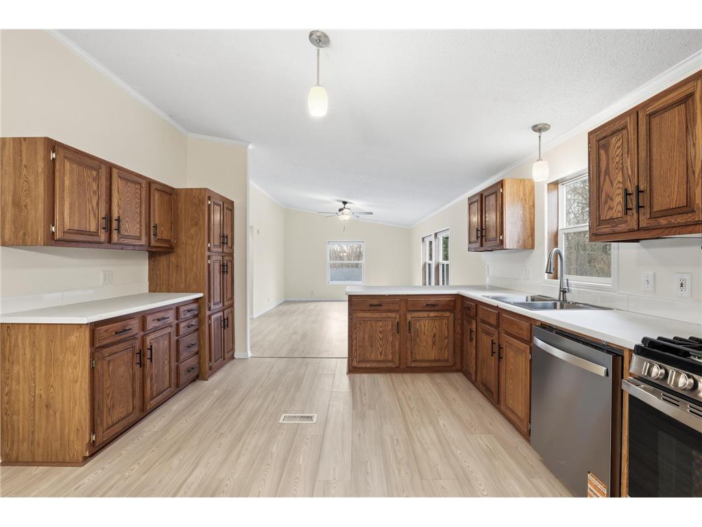 720 Central Avenue S New Prague MN 56071 6820630 image4