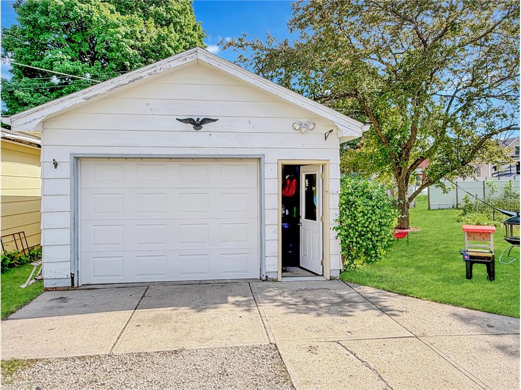 720 E 3rd Street Fairmont MN 56031 7082853 image2